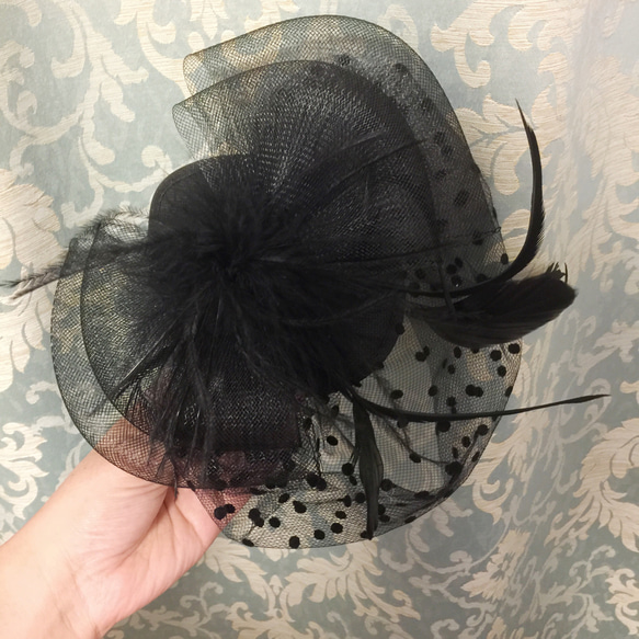 【Veil feather】帽子みたいなヘッドアクセ＊チュールとフェザーのブラックヘッドドレス♥ 4枚目の画像