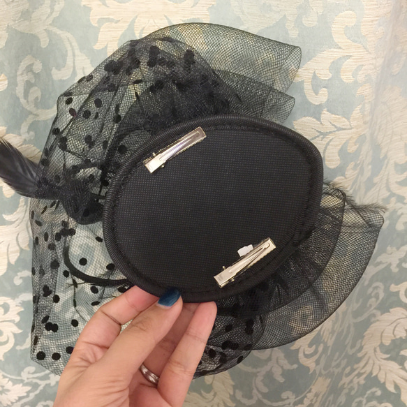 【Veil feather】帽子みたいなヘッドアクセ＊チュールとフェザーのブラックヘッドドレス♥ 5枚目の画像