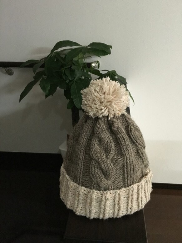 模様編みが可愛いゆったりニット帽 1枚目の画像