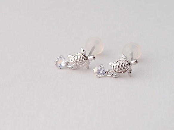 Turtle海龜耳環[S][月光石或淡水珍珠] 第2張的照片
