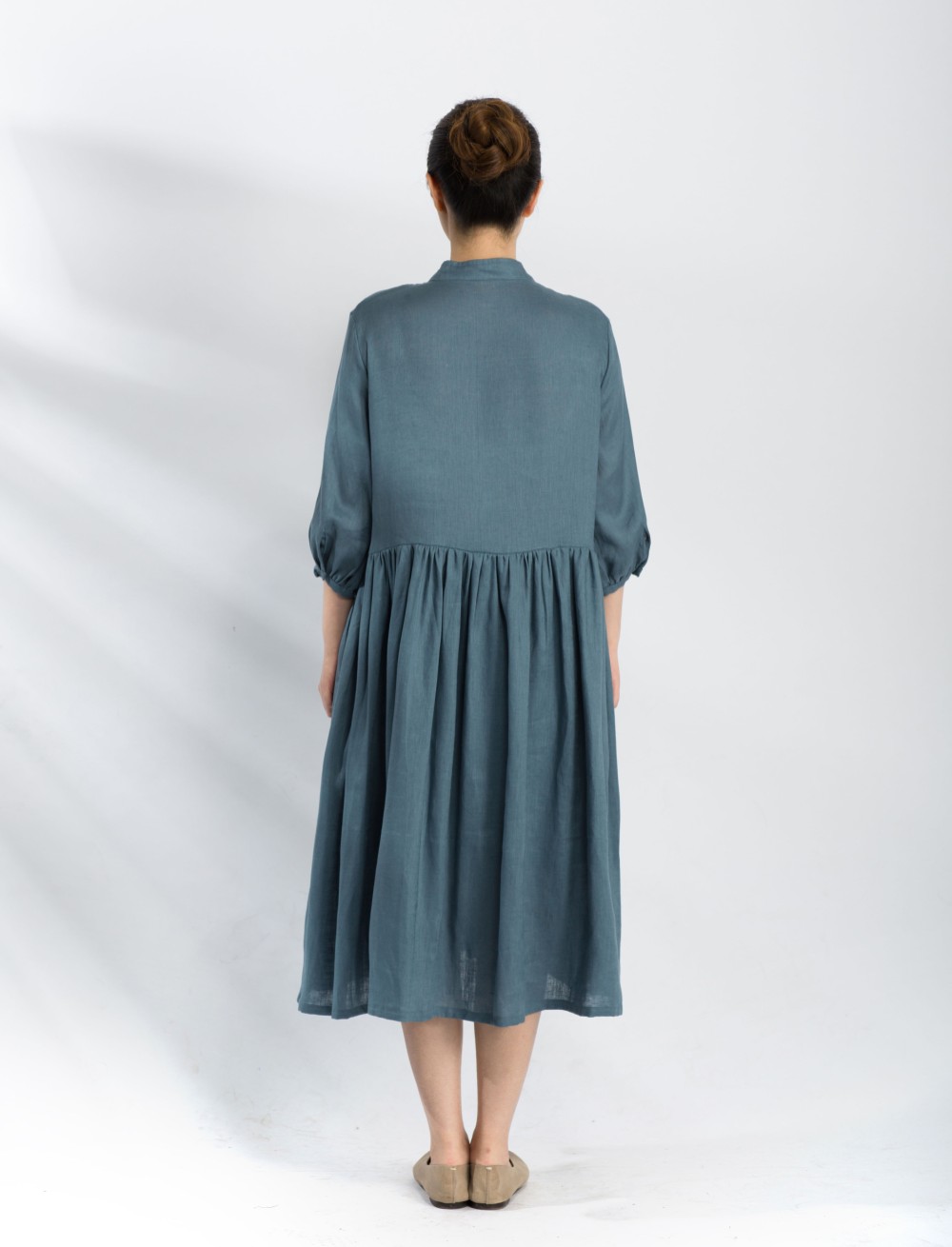【受注製作】リネンのゆったりギャザーワンピース
