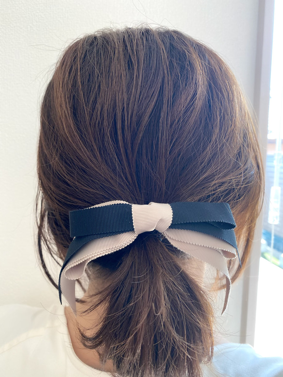 外出雙色絲帶⋈小馬鉤（米色） 第2張的照片