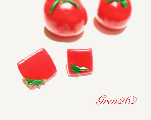四角いトマトなピアスorイヤリング ピアス（その他） 友実 通販  