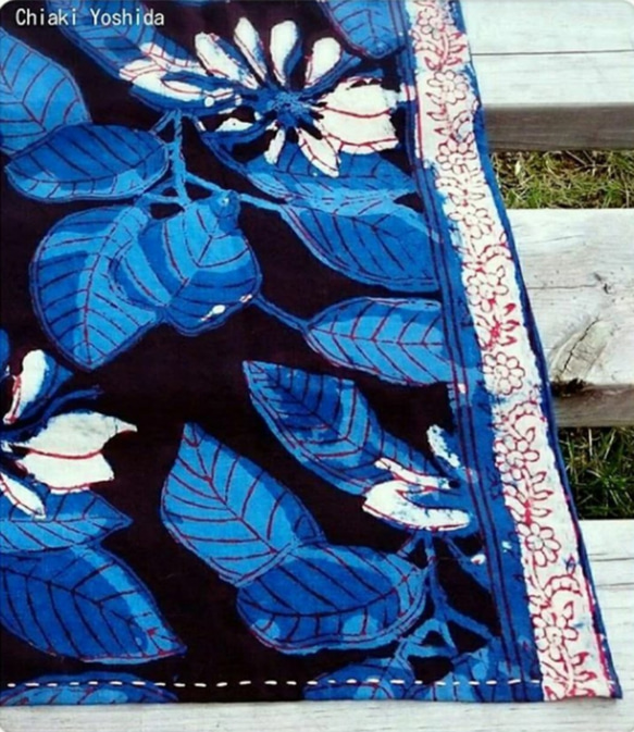 インド綿バンダナ（ブロックプリント）＜ブルー・花柄＞ 3枚目の画像