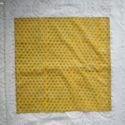 インド綿バンダナ（ブロックプリント）<黄色・花柄> 2枚目の画像