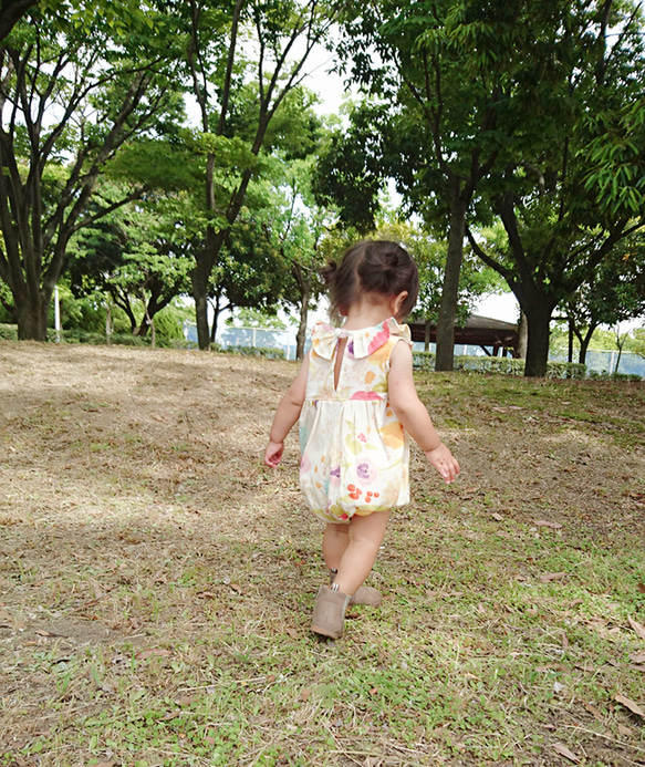 鮮やかお花のフリル襟ロンパース 5枚目の画像