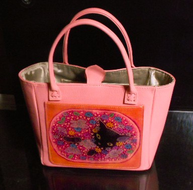 猫のデザイン、バッグ.財布.小物等。アートレザークラフト miniトートバッグ花畑猫 catwalk oikawa