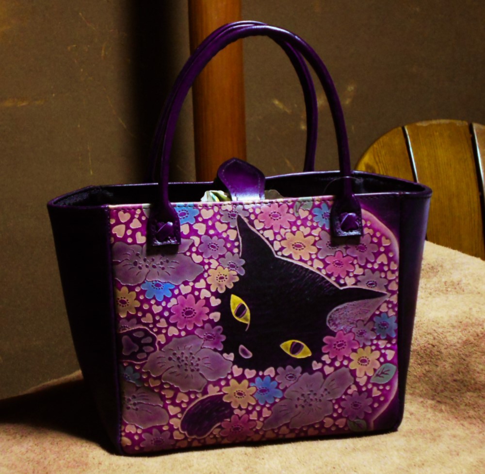 猫のデザイン、バッグ.財布.小物等。アートレザークラフト miniトートバッグ花畑猫 catwalk oikawa