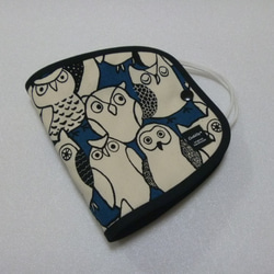 ８０１．幸せを呼ぶ鳥　フクロウ柄　立体マスク用　仮置きマスクケース　青　再販１ 4枚目の画像