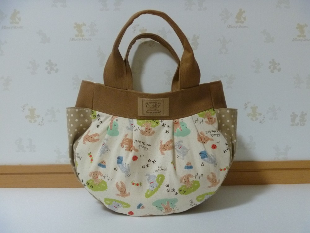 ８２５．トイプードル（２色）柄の２wayころぽてバッグ　マグネットボタン付き　再販