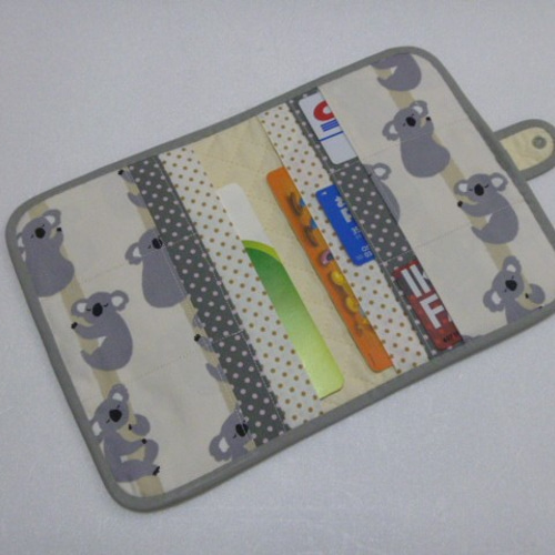 1047．可愛いコアラ柄 母子手帳ケースS 通帳＆カードケース