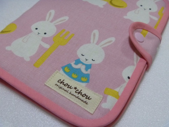 １４．可愛いウサギちゃんの母子手帳ケースS　通帳＆カードケース　ピンク　再販４ 5枚目の画像