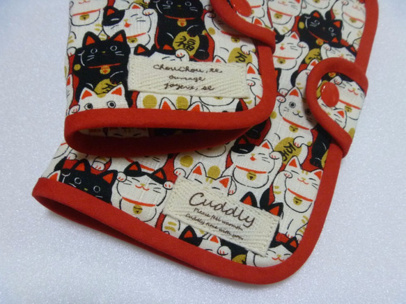 １５．可愛い招き猫柄の通帳ケース＆カードケース　赤　再販４ 5枚目の画像