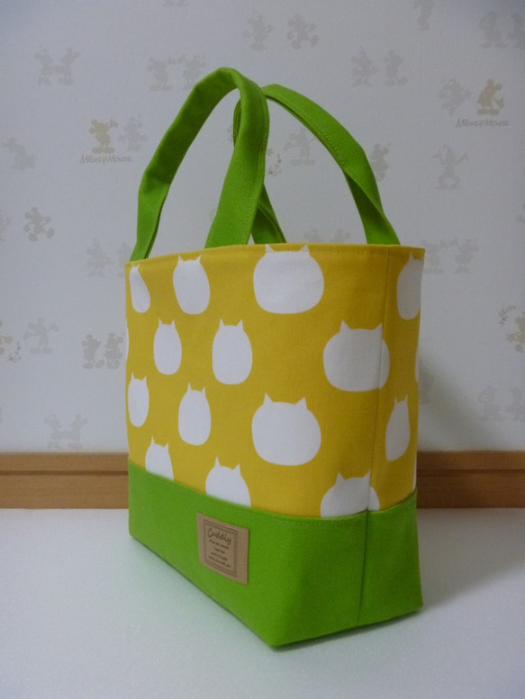 ５２２．ねこたま柄のランチバッグ　お散歩バッグ　トートバッグ　ビタミンカラー　黄色×黄緑　再販２ 2枚目の画像