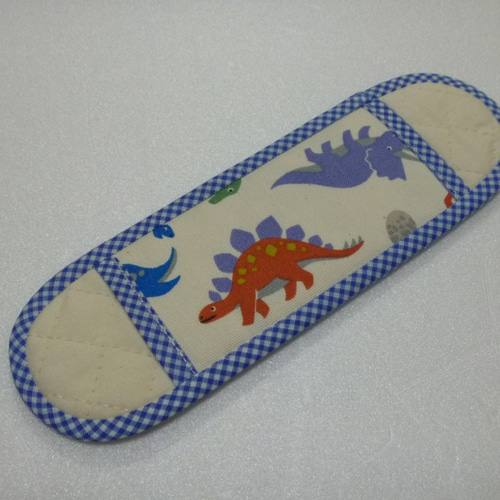 585．カラフルな恐竜柄 水筒肩紐カバー 青チェック 再販5 雑貨
