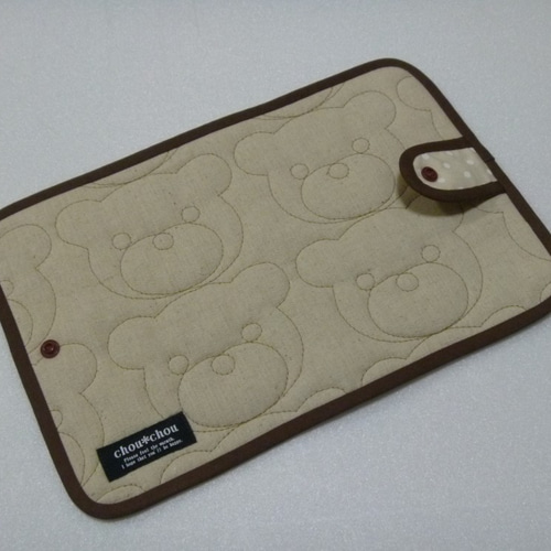 599．クマさんキルト 留め具付き文庫本カバー しっかりホールド 