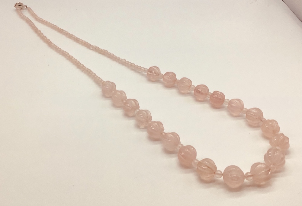 ローズクォーツのネックレス
