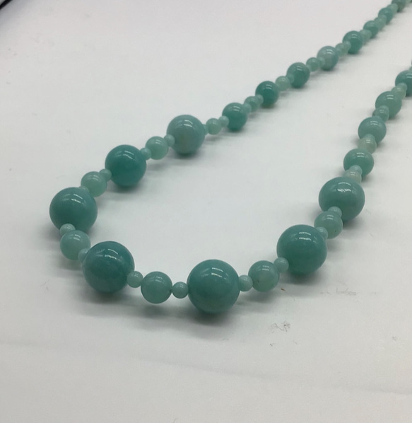 天然石　アマゾナイトのロングネックレス 1枚目の画像
