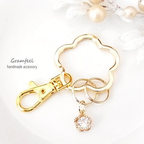 シンプルな桜キーホルダー＊3連＊クリスタルガラス桜チャーム付き* 花