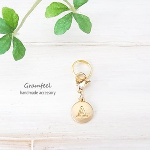 選べるイニシャルプレートチャーム＊二重リング付き**マットゴールド