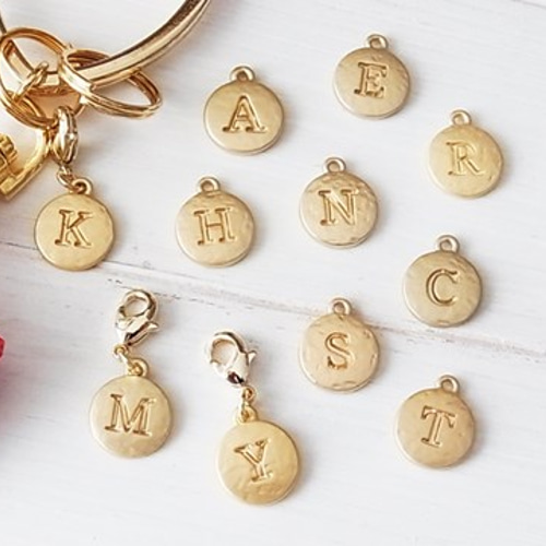 選べるイニシャルプレートチャーム＊二重リング付き**マットゴールド