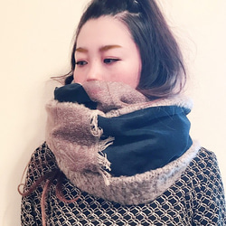 ■10天內出貨■ [11月8日補貨] 深海軍藍與復古金色相間的經典圍脖。蓬鬆的針織圍巾，溫暖過冬。 第1張的照片