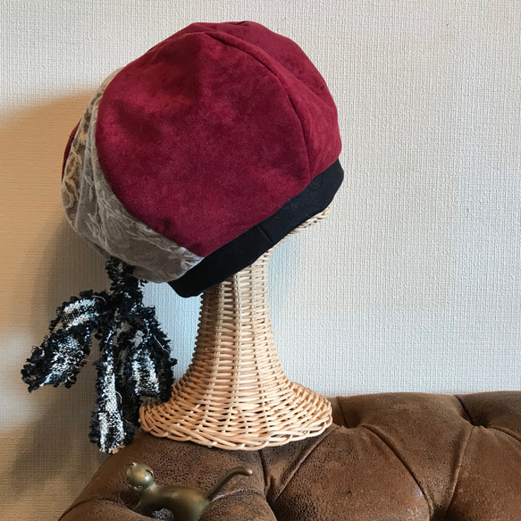 【再次上架】錦緞圖案和深波爾多絲帶貝雷帽。蓬鬆柔軟針織毛皮波爾多秋冬 第4張的照片