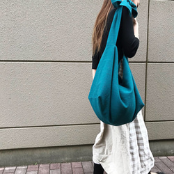 ■7天內出貨■【4月12日重新販售】四合一！容量超大的圓形包包，滿足你所有需求。亞麻肩包、斜背包，春季必備。 第2張的照片