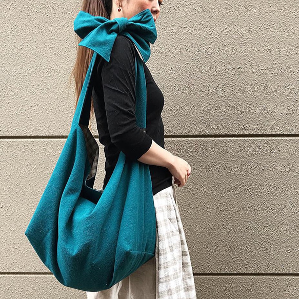 ■7天內出貨■【4月12日重新販售】四合一！容量超大的圓形包包，滿足你所有需求。亞麻肩包、斜背包，春季必備。 第3張的照片