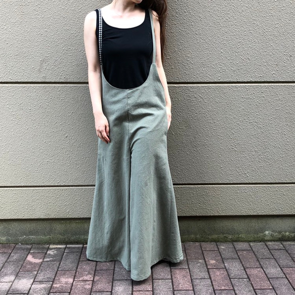 【再販】■10日内発送■グレイッシュカーキで大人の魅力。「秋リネンサロペットパンツ」麻 ロンパース ワイドパンツ 2枚目の画像