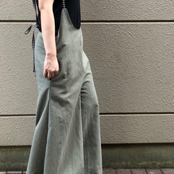 【再販】■10日内発送■グレイッシュカーキで大人の魅力。「秋リネンサロペットパンツ」麻 ロンパース ワイドパンツ 3枚目の画像
