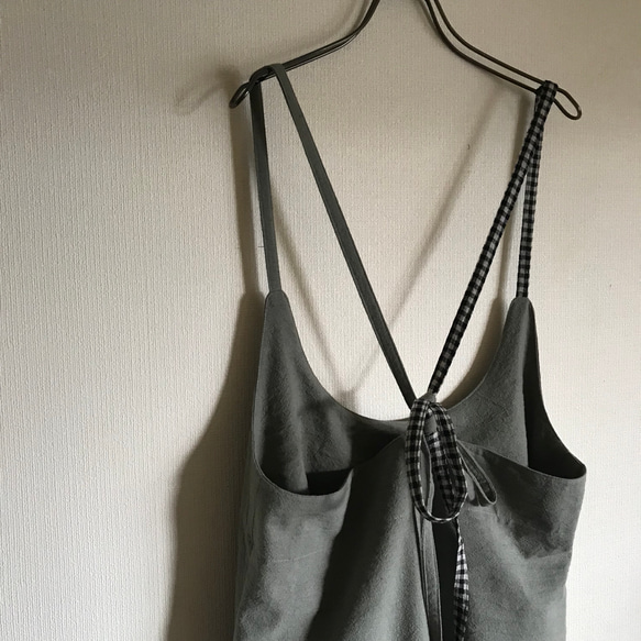 【再販】■10日内発送■グレイッシュカーキで大人の魅力。「秋リネンサロペットパンツ」麻 ロンパース ワイドパンツ 4枚目の画像