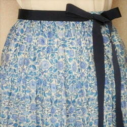 リバティ スッキリ二段ギャザースカート　＜Penrose＞ 4枚目の画像