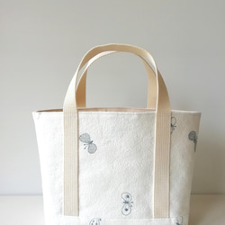 [受注製作]ミナペルホネン,ちょうちょ刺繍生地.トートバッグ/ホワイト 2枚目の画像