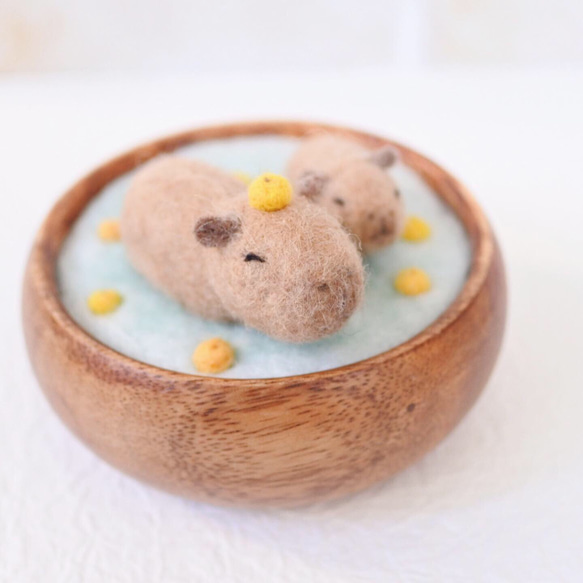 くりてん 羊毛フェルト 作品 ゆず湯でまったり & 蛇使いのパンダちゃん 羊毛フェルト 作品 ゆず湯でまったりする白くまさんとペンギン