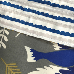 リバーシブル巾着袋（小） 青い鳥と波のボーダー 4枚目の画像