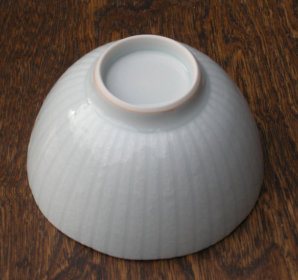 シンプルなご飯茶碗（青白磁）・小サイズ 3枚目の画像