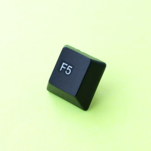 キーボードバッジF5黒/タイタック版 1枚目の画像