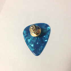 ピックバッジ/ターコイズブルー(明るい青)のシェル風カラー 5枚目の画像