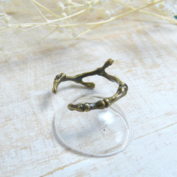 コルネリア（枝と指の骨のリング） 3枚目の画像