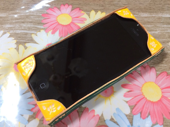 iPhoneケース2015モデル グリーン×イエロー 3枚目の画像