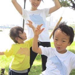 ＜在庫カラー・サイズのみの販売 半額割引3000円→1500円 在庫確認＞umbrella- 傘 -キッズ半袖Tシャツ 5枚目の画像