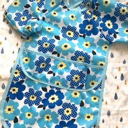 北欧風 水玉Flower 半袖/長袖 お食事エプロン ロングタイプ (ブルー) 1枚目の画像