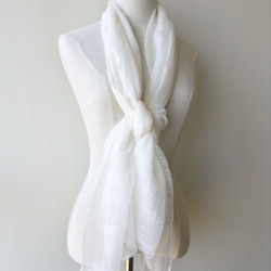 *白色*柔軟的絲巾披肩 第4張的照片