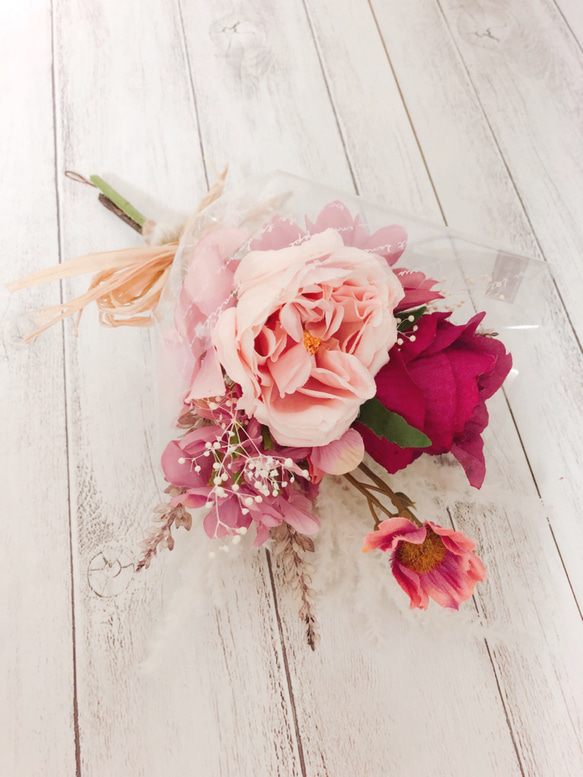〜ワインレッドの薔薇とピンクの花の小さなスワッグ〜【アーティフィシャルフラワー】 4枚目の画像