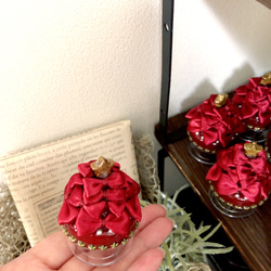 【Creema限定超早割価格】真っ赤なリボンの小さなクリスマスツリー.アクセサリーケース☆ウッド調LEDキャンドル付 6枚目の画像