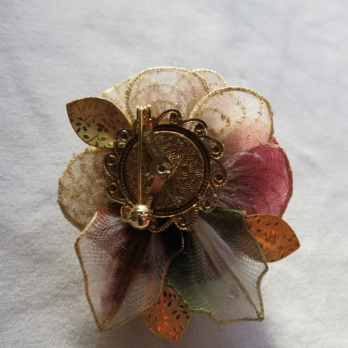 新品未使用　薔薇モチーフブローチ バラ ブローチ｜モノサーカスのオリジナルデザイン。薔薇の花