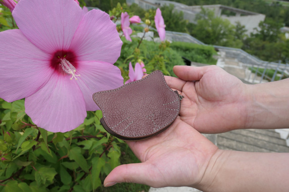 猫モチーフの本革コイン＆カードケース / tama -brown- 2枚目の画像