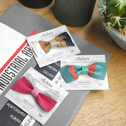 【送料無料】本革の端切れからできたリボンブローチ / Re:born (３個１セット-040-) 1枚目の画像