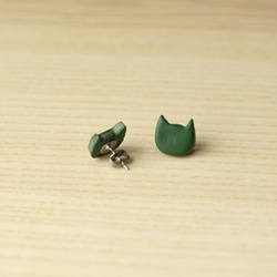 本革"ねこ"ピアス / puchi -pierce GREEN 2枚目の画像